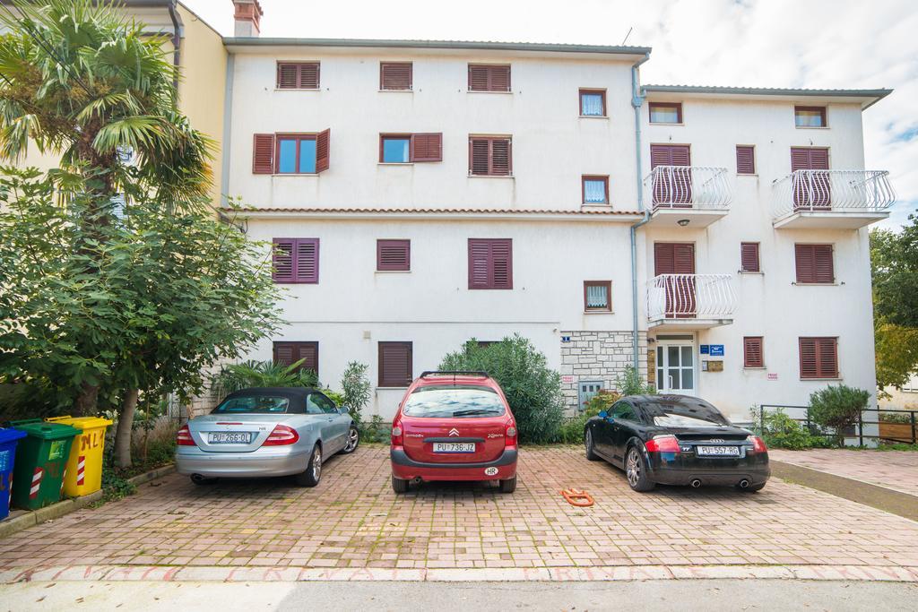 Apartments Daria Ровинь Экстерьер фото